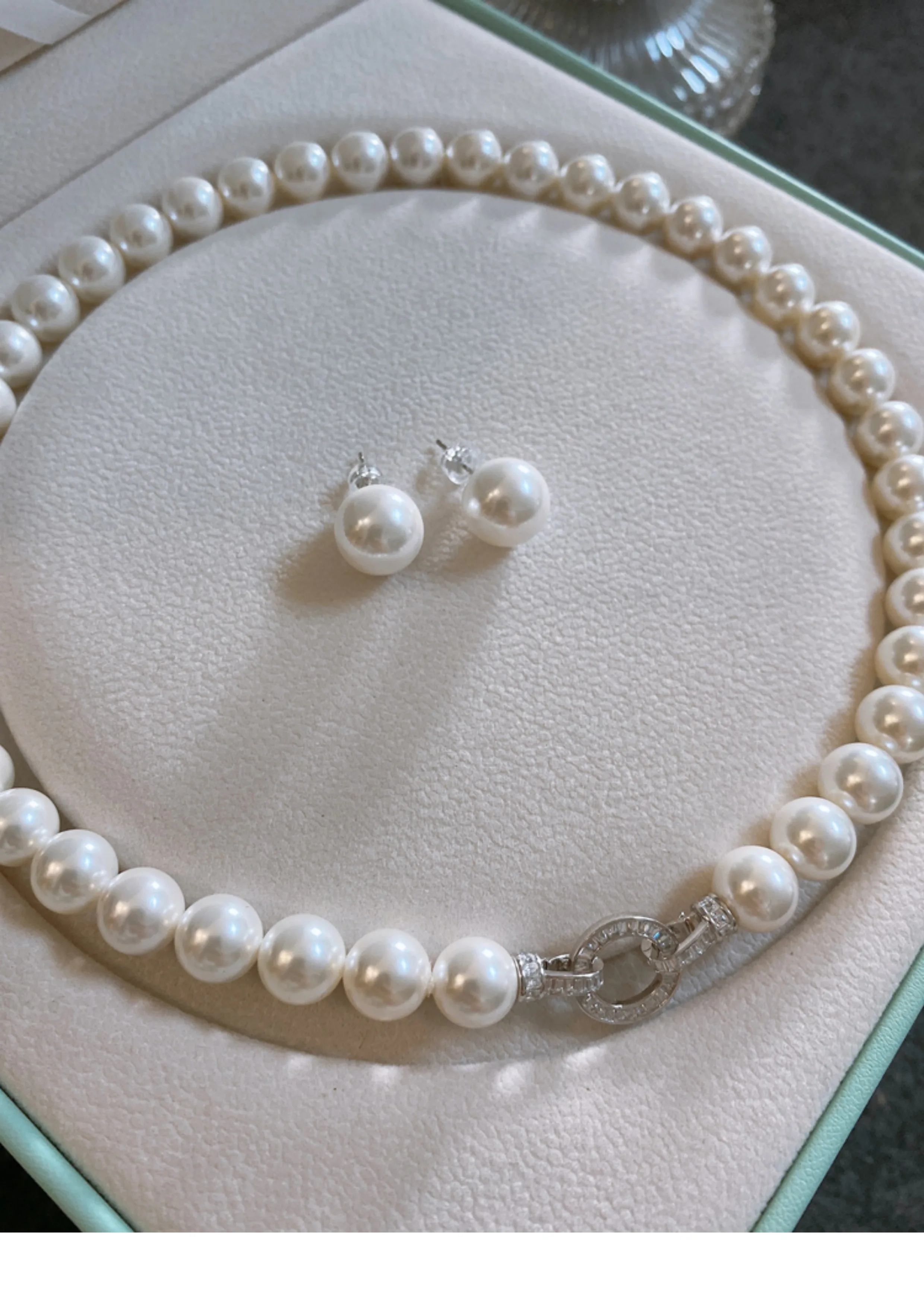 Pearl Trim Chain - Великолепное ожерелье из натурального круглого белого